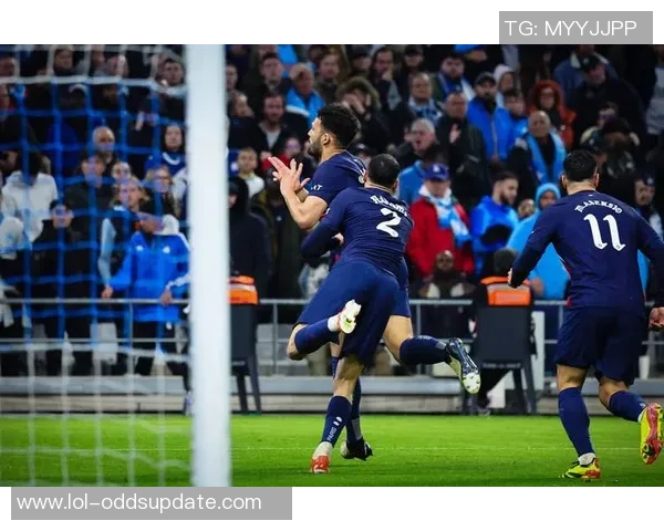 足总杯激战莱比锡与巴黎圣日耳曼战成平局精彩瞬间引爆全场气氛